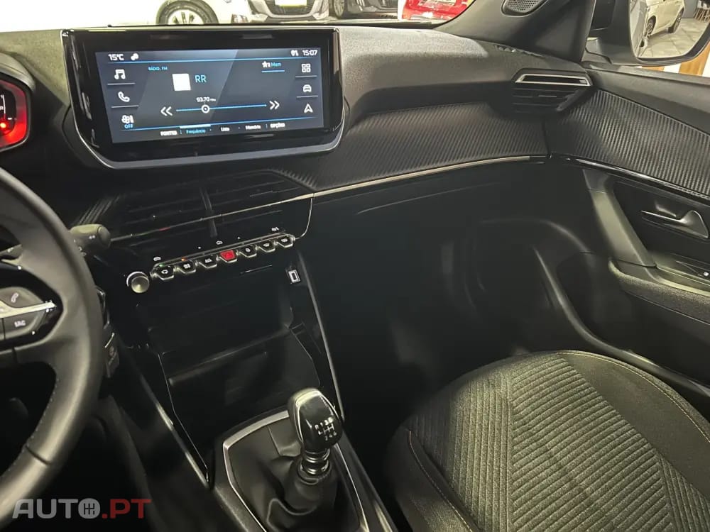 Peugeot 2008 1.2 PureTech Style — fotografia 17