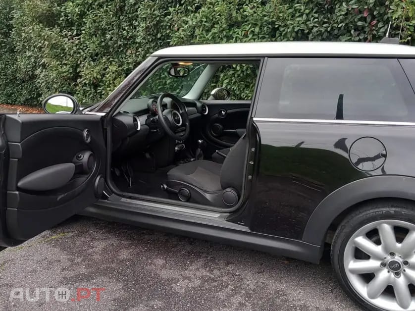 MINI Cooper Cooper D