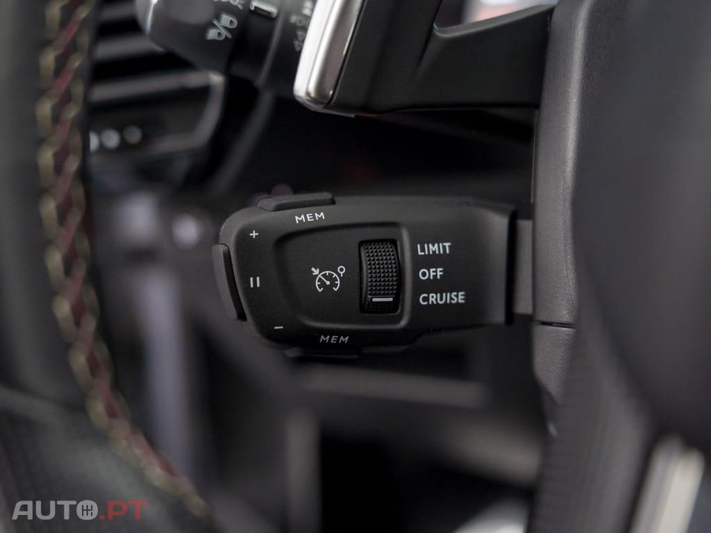 DS DS7 Crossback E-Tense Performance Line EAT8