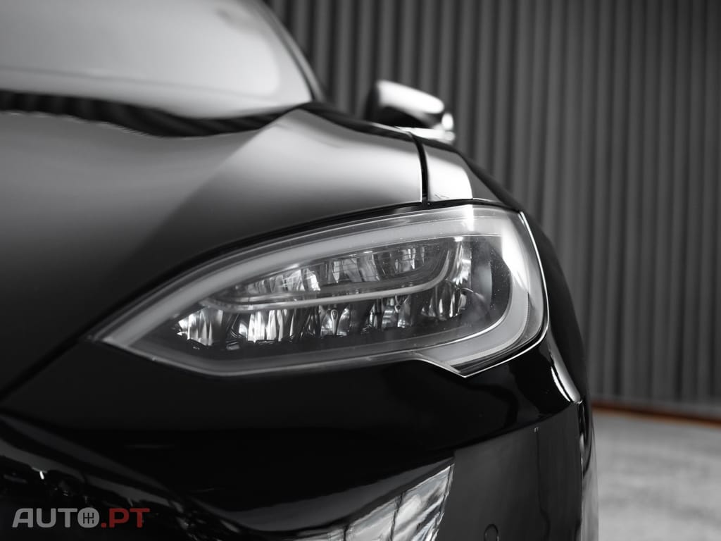 Tesla Model S 90D