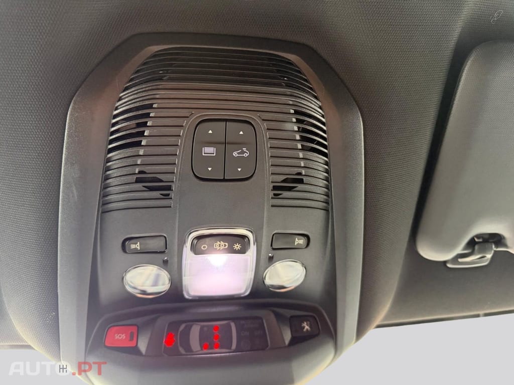 Peugeot 3008 1.2 Puretech EAT8 