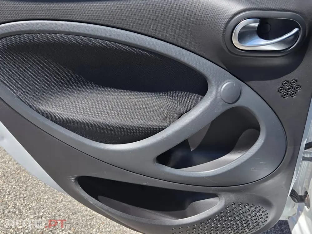 Smart ForFour EQ pulse