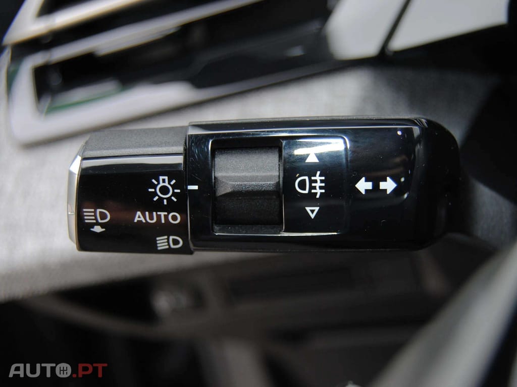 Peugeot 5008 1.2 Hybrid Allure e-DCS6