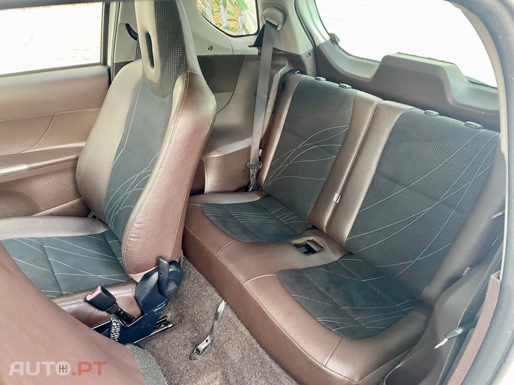 Toyota iQ 1.4 D-4D 2 NAVI+Bluetooth