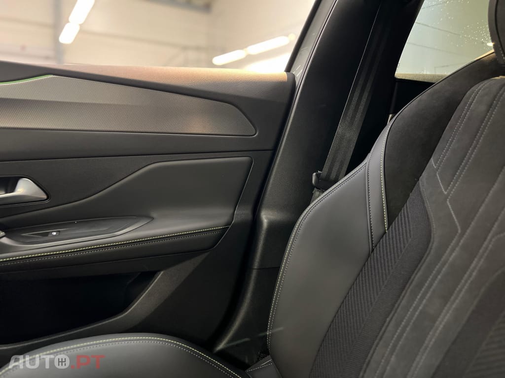 Peugeot E-408 58 kWh GT