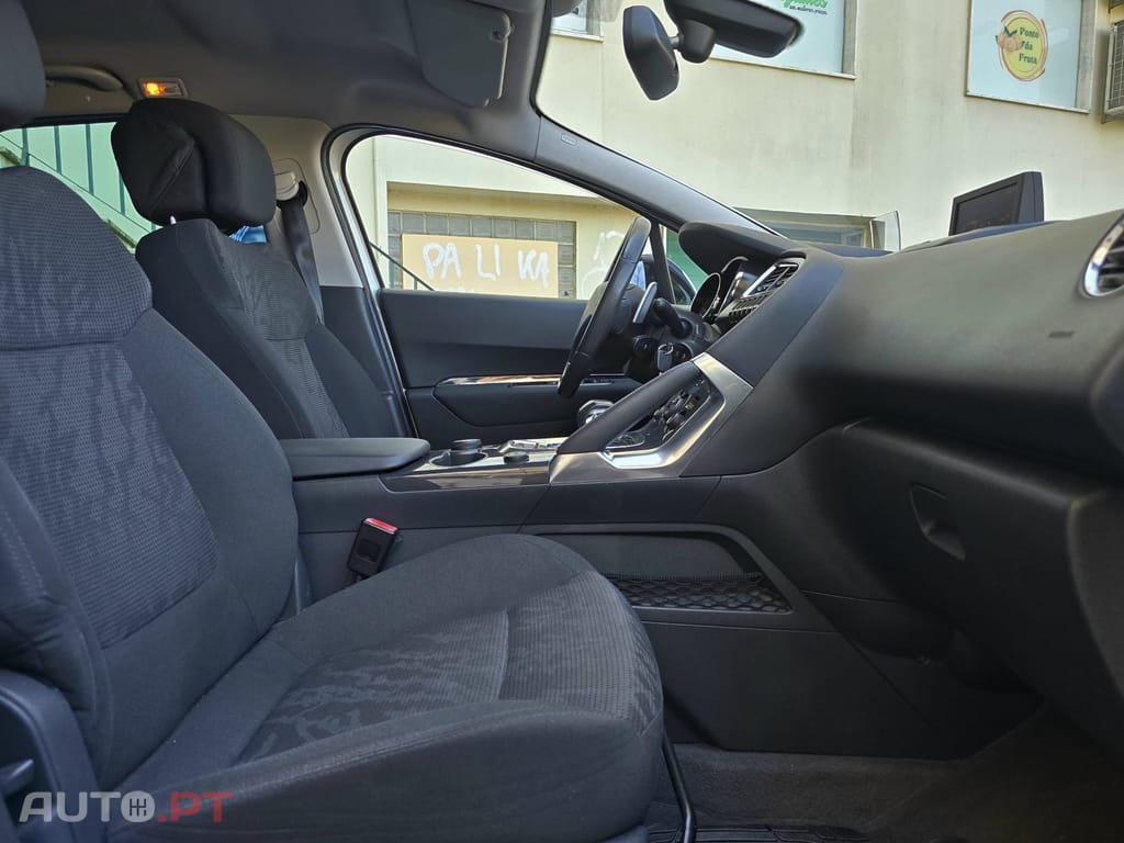 Peugeot 3008 2000 HDi hybrid4