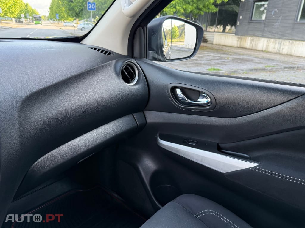 Nissan Navara 2.3 dCi CD 4WD N-Connecta Nav+Barras