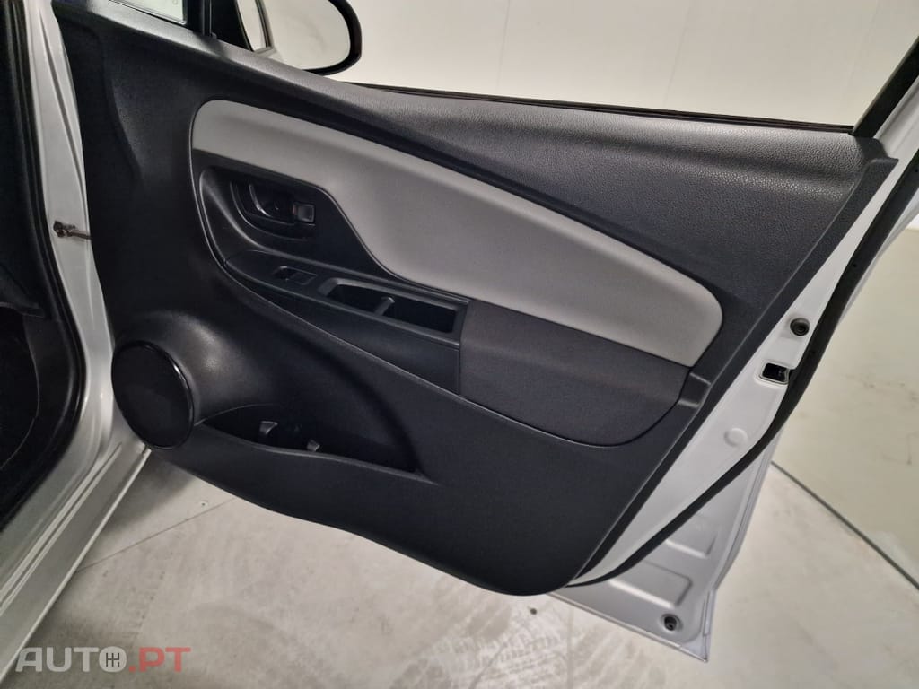 Toyota Yaris 1.0 VVT-I ACTIVE