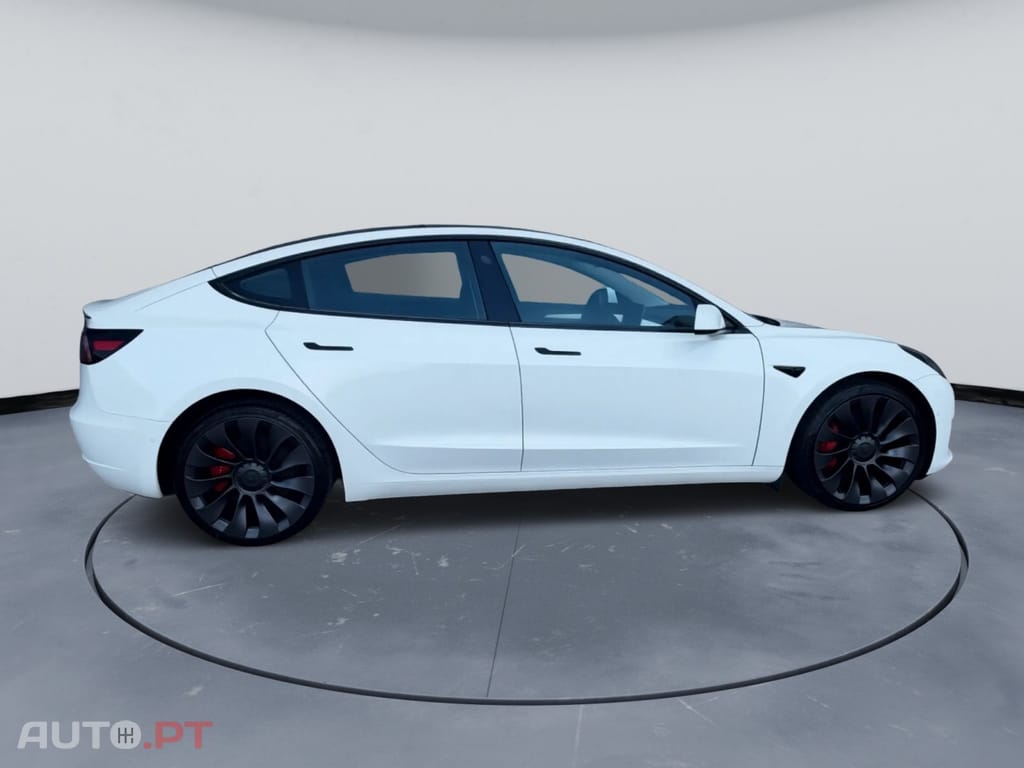 Tesla Model 3 Performance Dual Motor AWD — fotografia 3