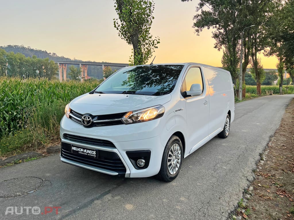 Toyota Proace Verso Long 50KWh Business
