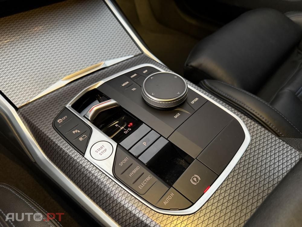 BMW 330 e Touring Pack Desportivo M Auto