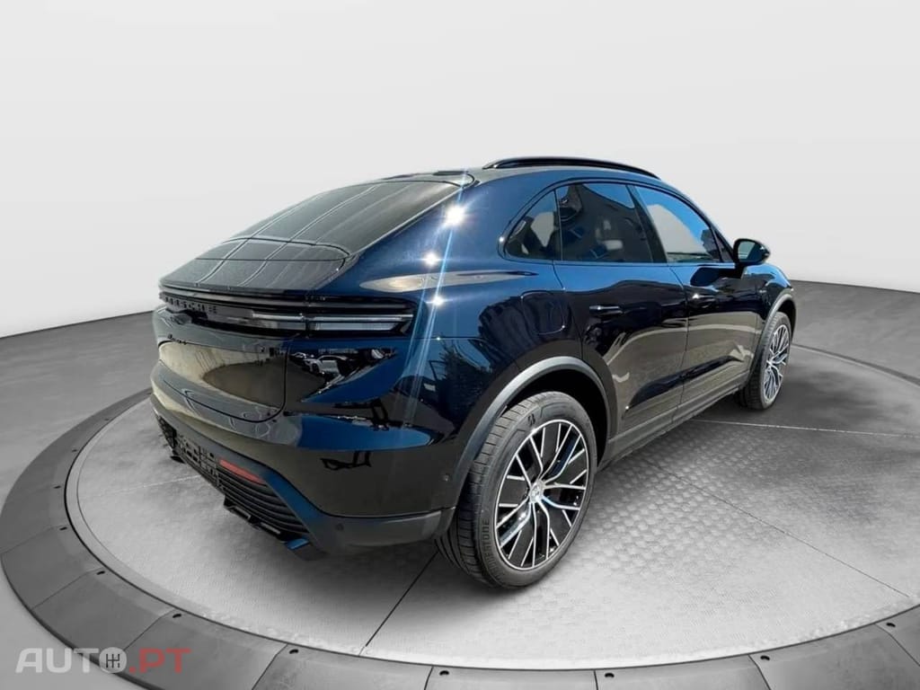 Porsche Macan Matrix