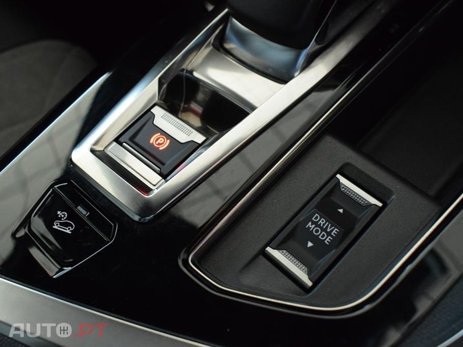 Peugeot 3008 1.6 Hybrid4 GT e-EAT8