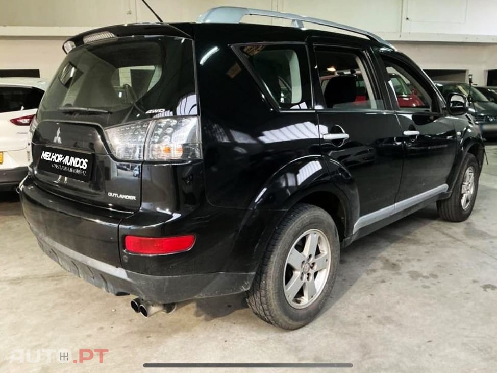 Mitsubishi Outlander 2.0 DI-D Inform 4WD