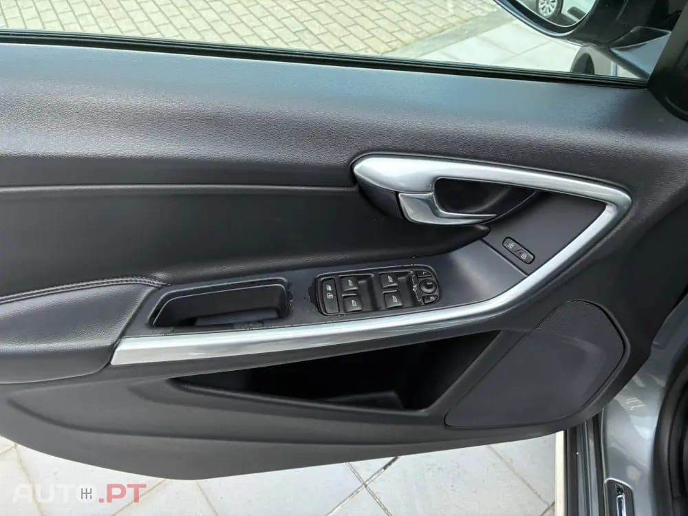 Volvo V60 Cross Country 2.0 D3 Summum Geartronic