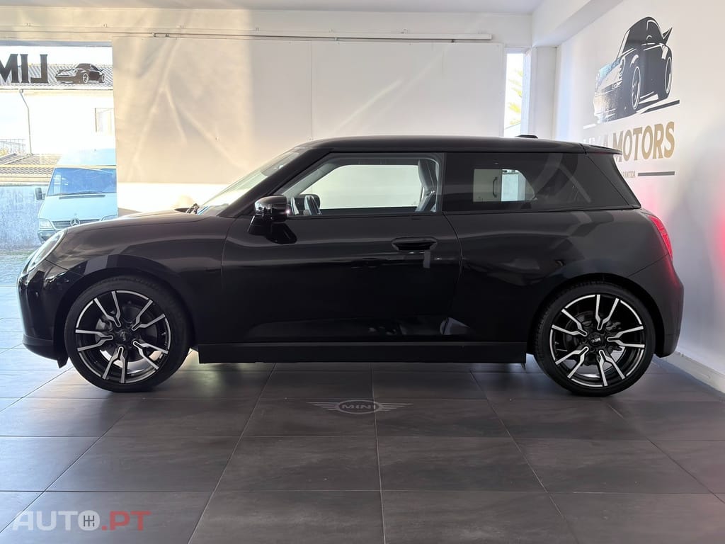 MINI Cooper Cooper E Favoured L