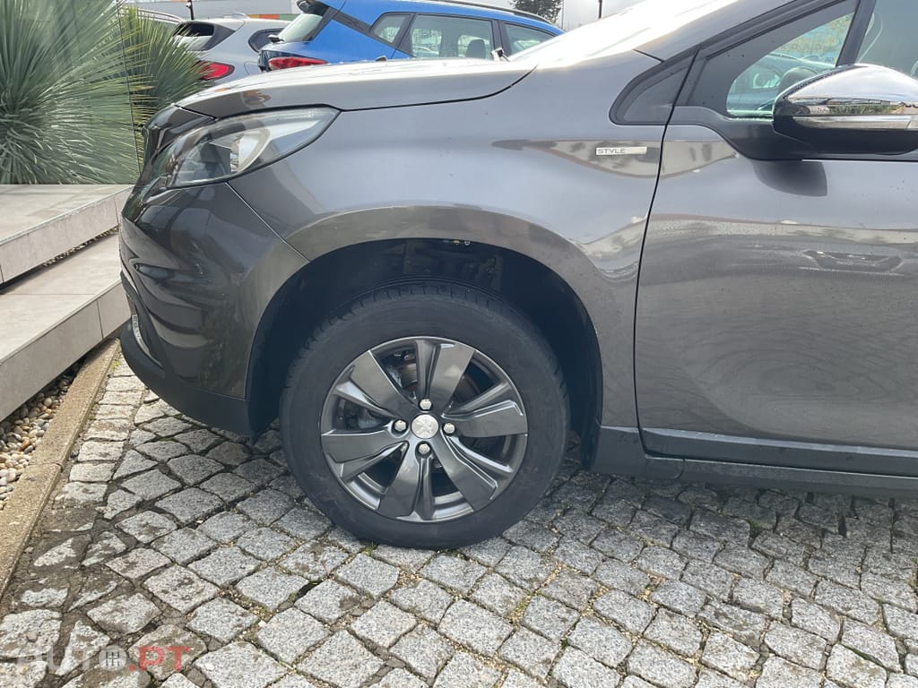 Peugeot 2008 1.2 PureTech Style