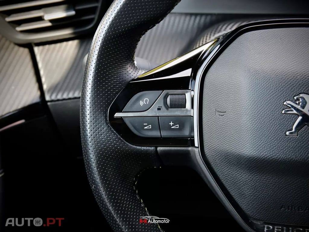 Peugeot E-2008 50 kWh GT