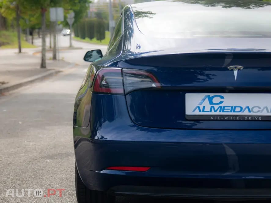Tesla Model 3 Long-Range Dual Motor AWD