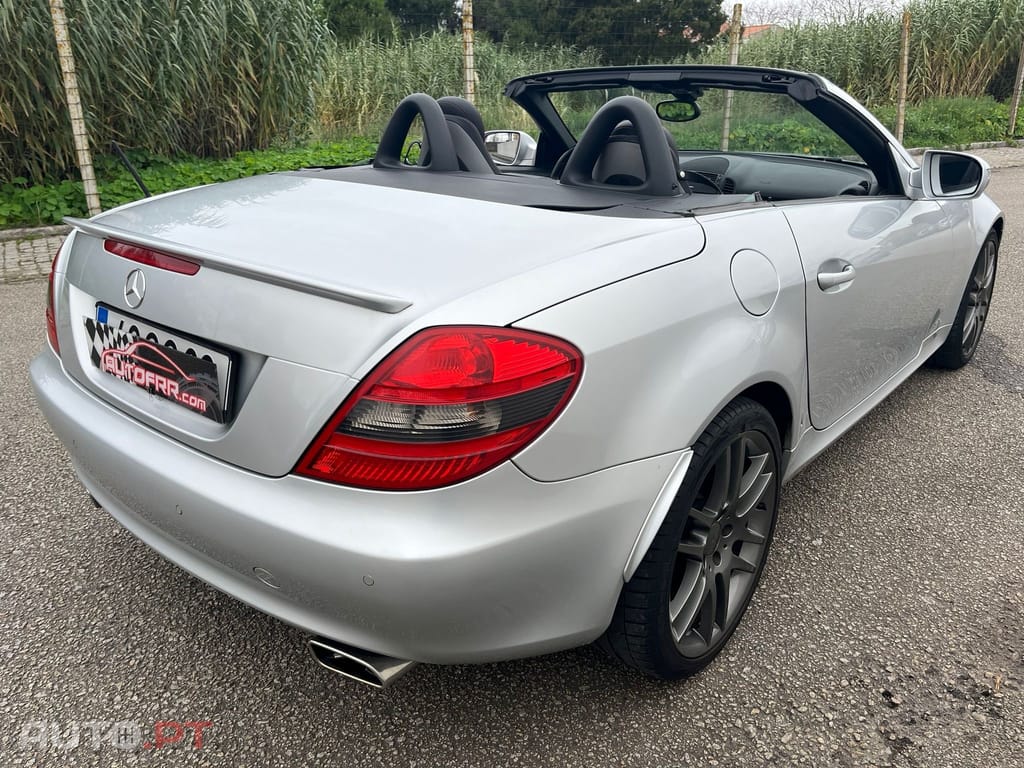 Mercedes-Benz SLK 200 Outro