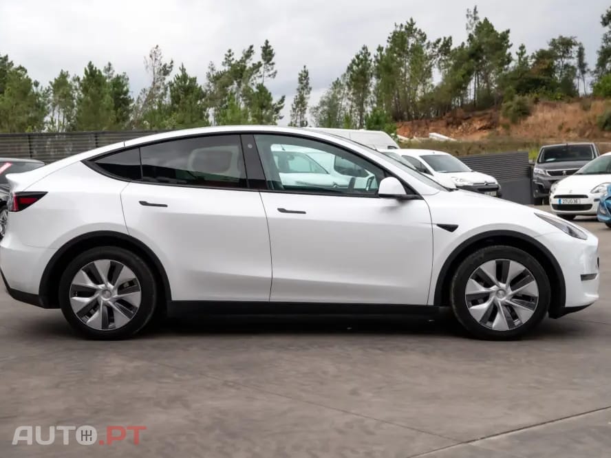 Tesla Model Y Long Range Dual Motor AWD