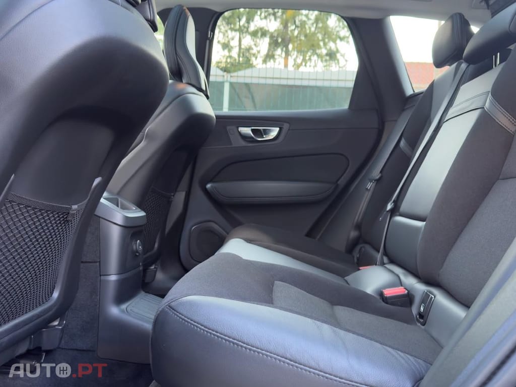 Volvo XC60 2.0 T6 PHEV R-Design AWD