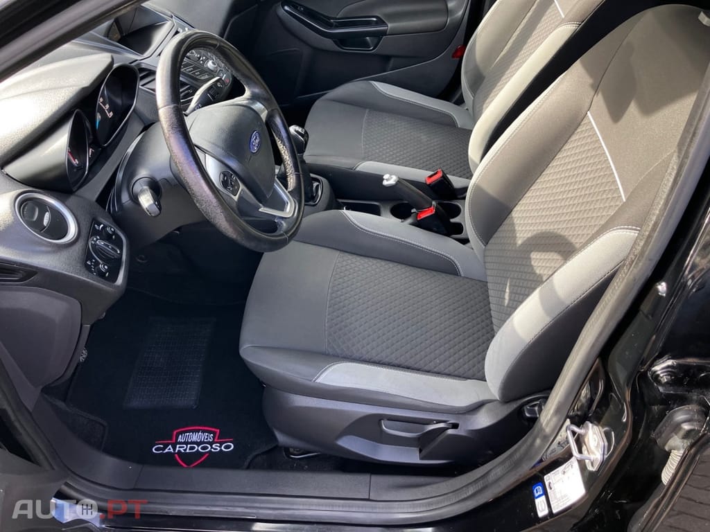 Ford Fiesta 1.0 EcoBoost S&S TITANIUM