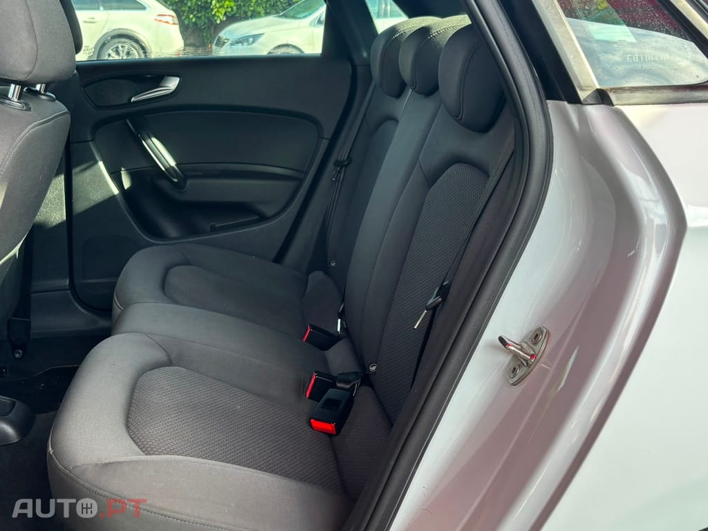 Audi A1 1.6 TDi S-line