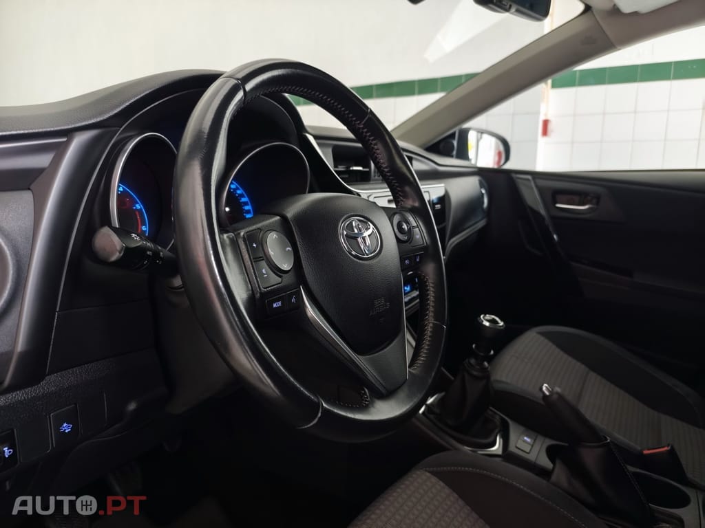 Toyota Auris Touring Sports 1.4 D-4D Comfort+Pack Sport