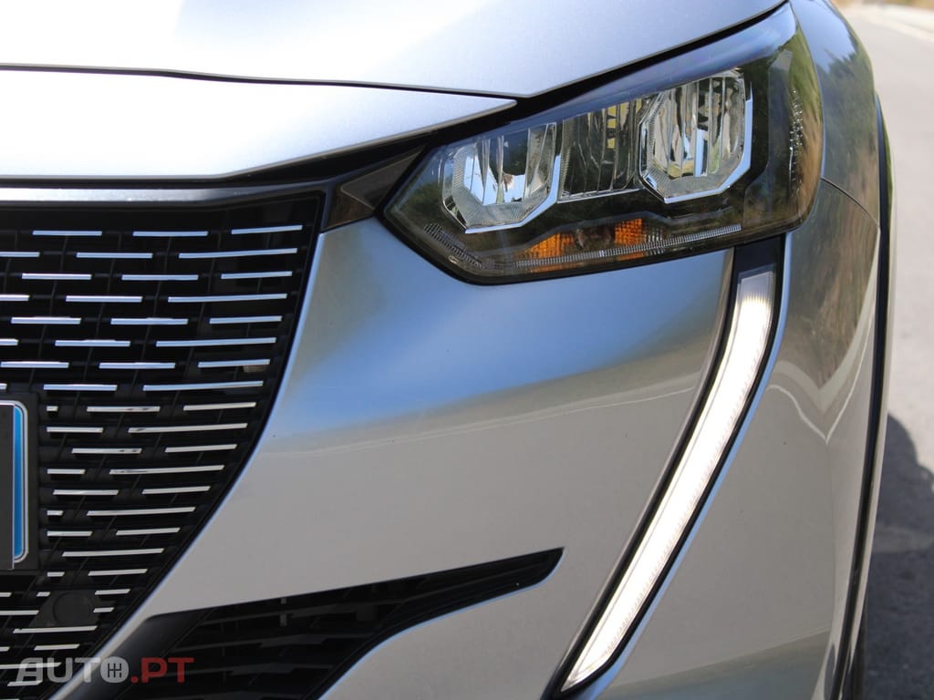 Peugeot E-208 50 kWh Allure