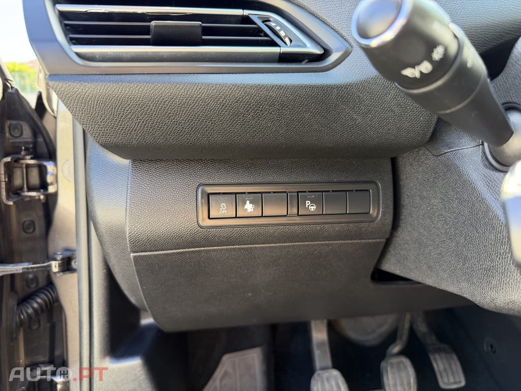 Peugeot 308 1.6 BlueHDi Allure J17