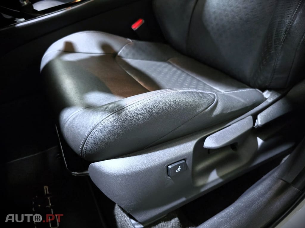 Toyota C-HR 1.8 HSD Lounge