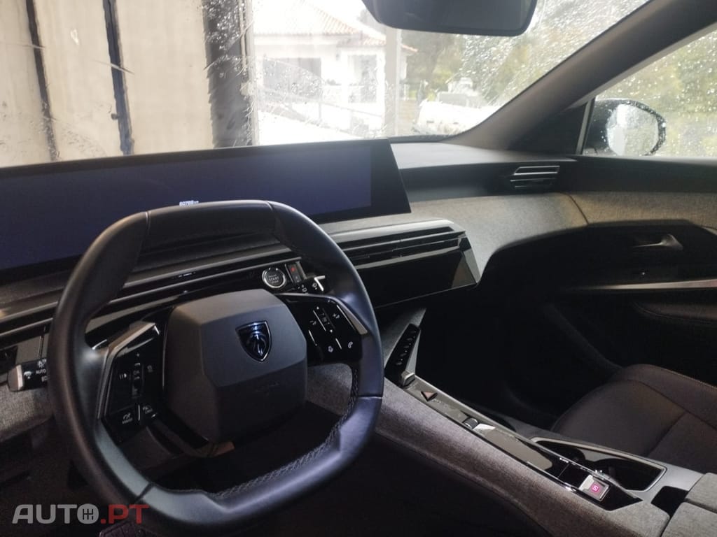 Peugeot E-5008 73 kWh Allure