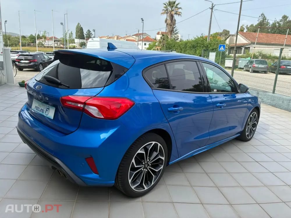 Ford Focus 1.0 EcoBoost Mild-Hybrid ST-Line X