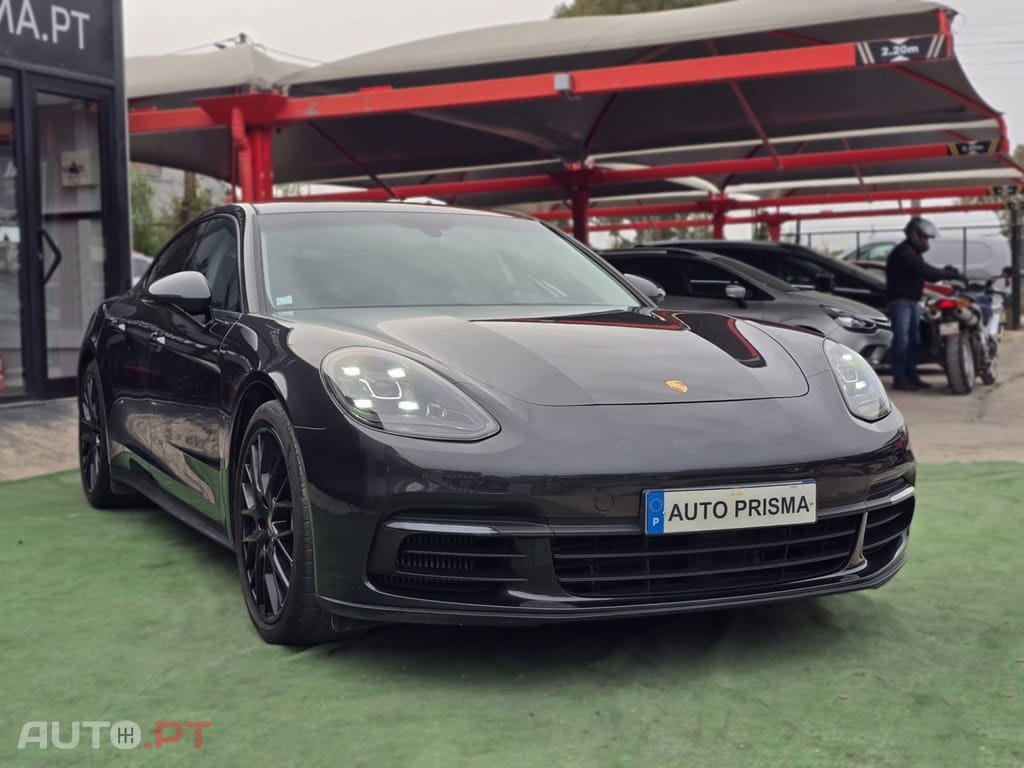 Porsche Panamera 4 E-Hybrid