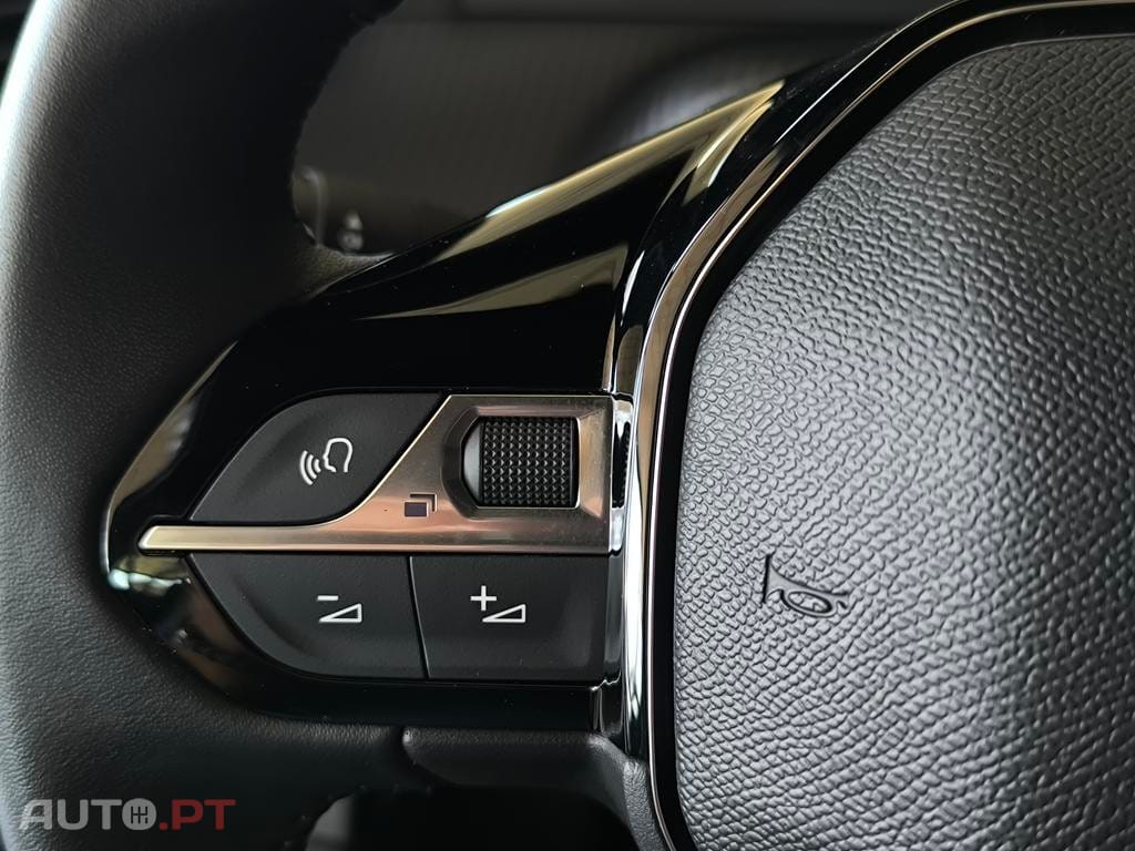 Peugeot E-2008 54 kWh Active