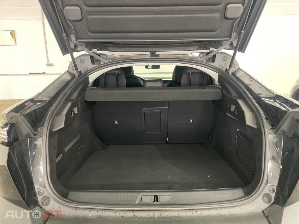 Peugeot 408 1.2 PureTech Allure EAT8
