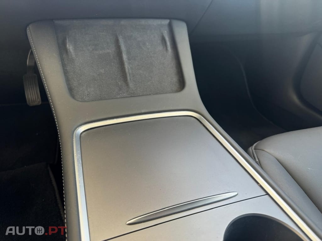 Tesla Model 3 Standard Range Plus RWD