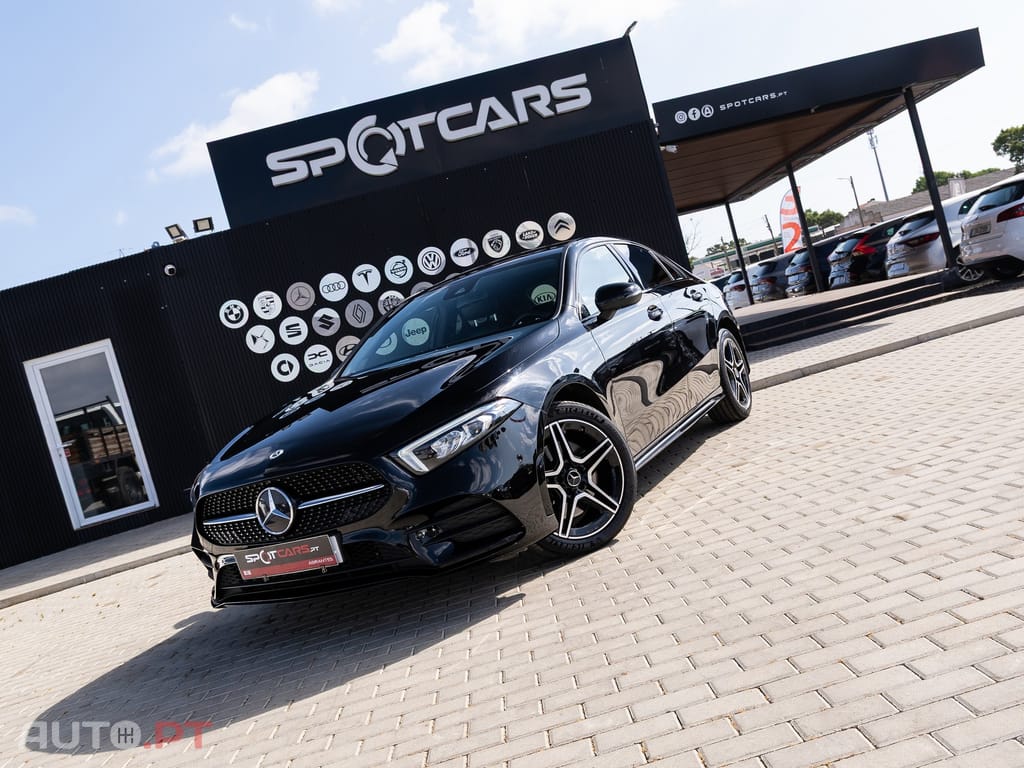 Mercedes-Benz A 250 e 8G-DCT AMG Line — fotografia 4