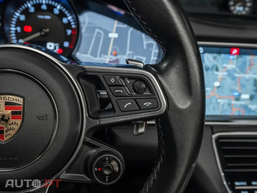 Porsche Panamera 4 E-Hybrid Platinum Edition