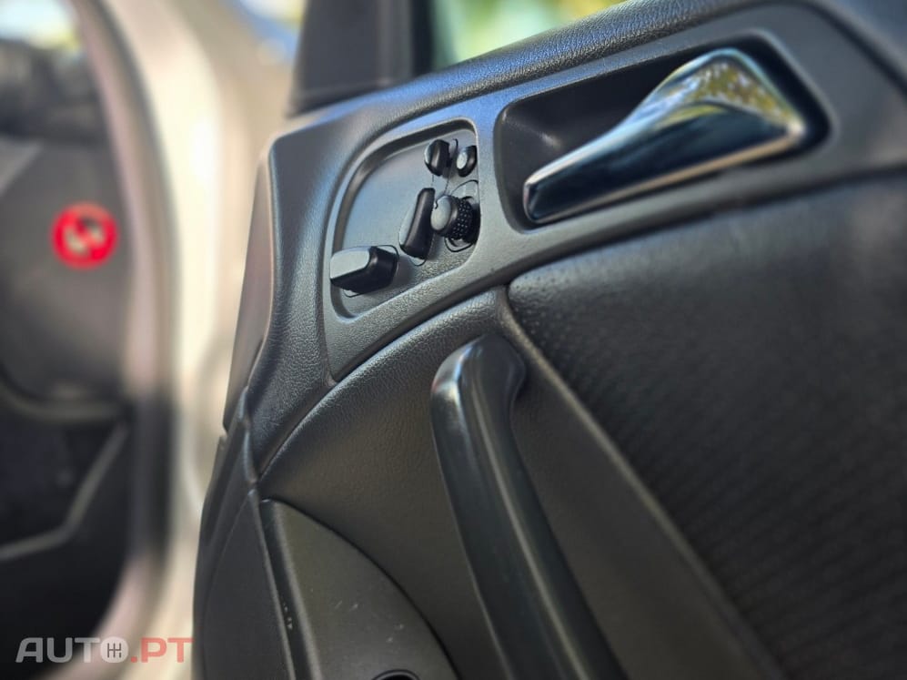 Mercedes-Benz C 220 Outro