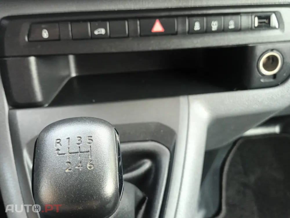 Peugeot Expert Outro