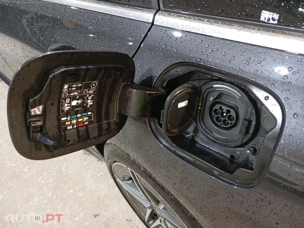 Mercedes-Benz C 300 e AMG Line