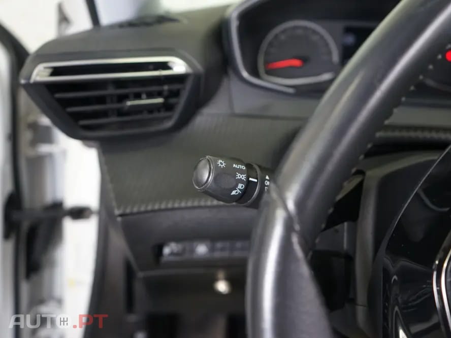 Peugeot 2008 1.2 PureTech Active Pack EAT8