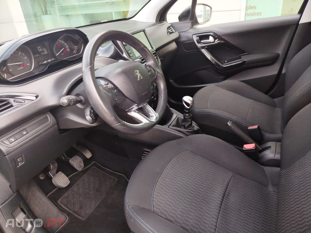 Peugeot 208 1.5 BlueHDi Signature
