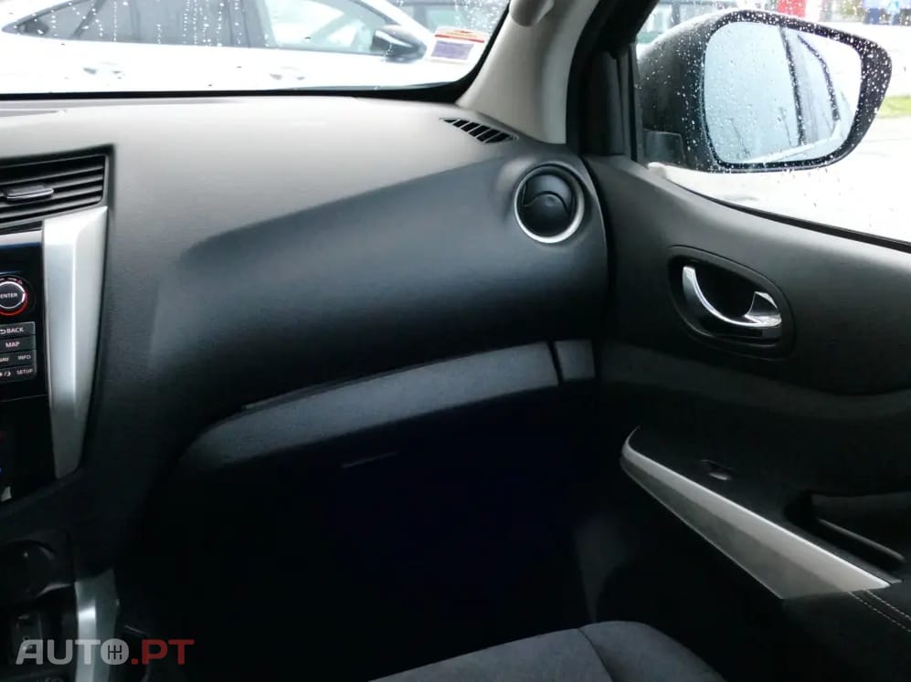 Nissan Navara 2.3 dCi CD 4WD N-Connecta Navi+Barras