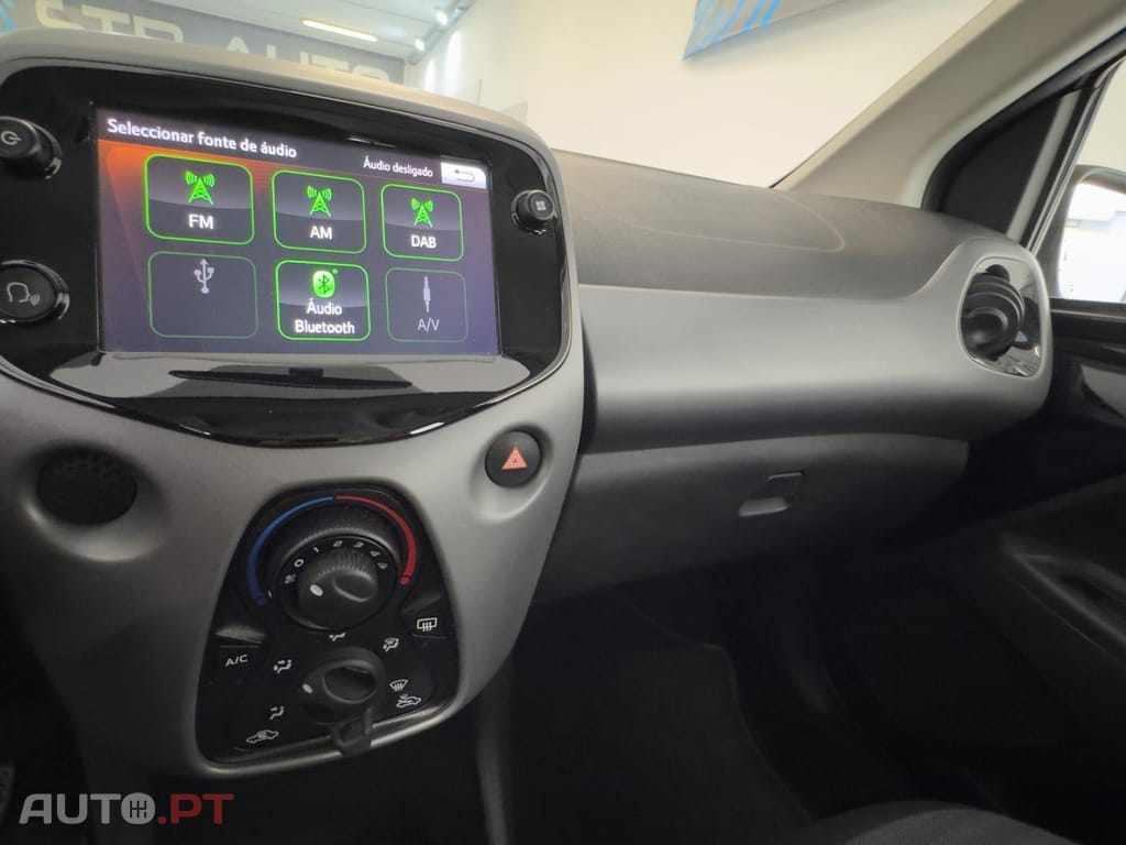Toyota Aygo 1.0 X-Play Plus
