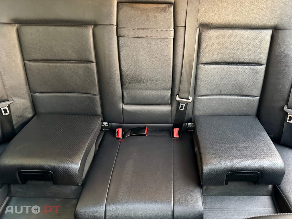 Mercedes-Benz E 300 BlueTEC Hybrid Avantgarde