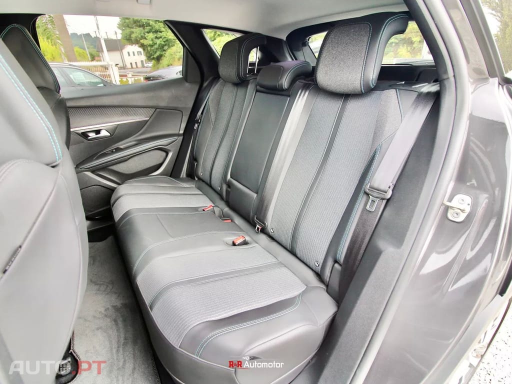 Peugeot 3008 1.6 Hybrid Allure e-EAT8