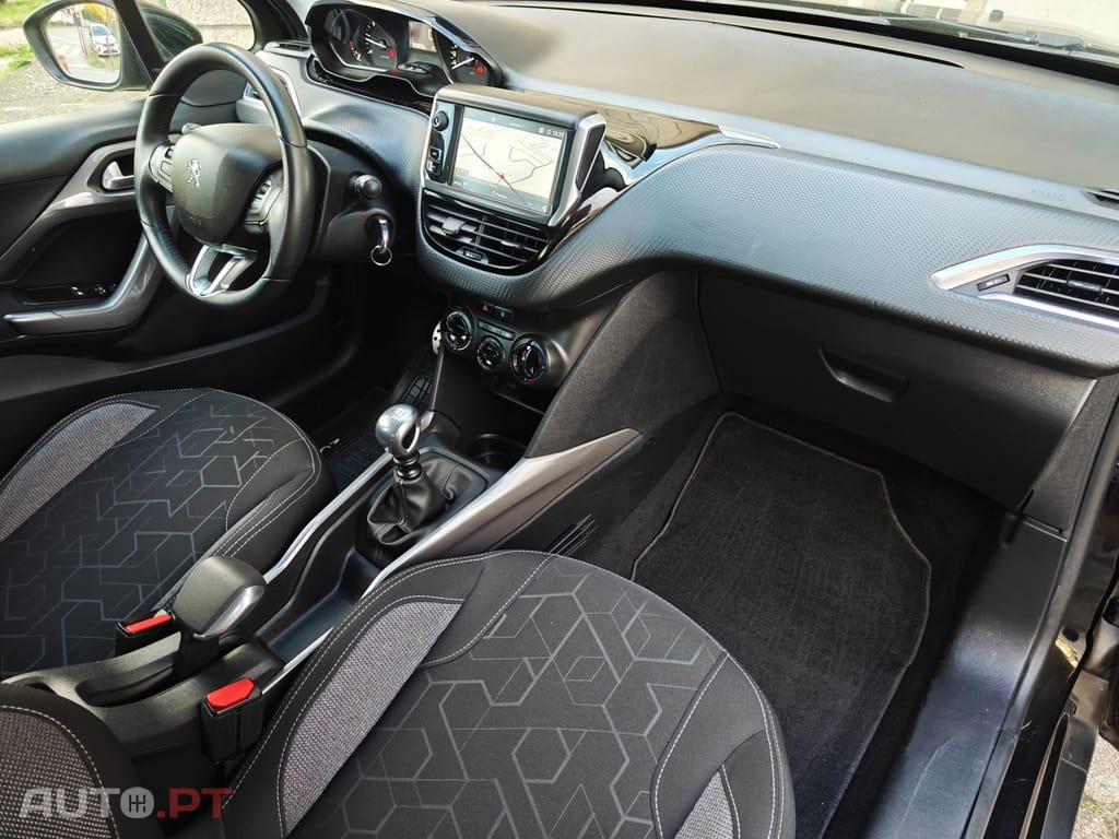 Peugeot 2008 1.5 BlueHDi Style